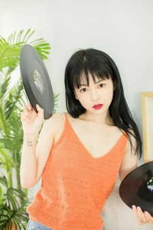 女生胸无遮挡